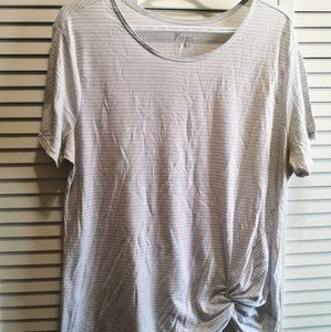 Old Navy t shirt